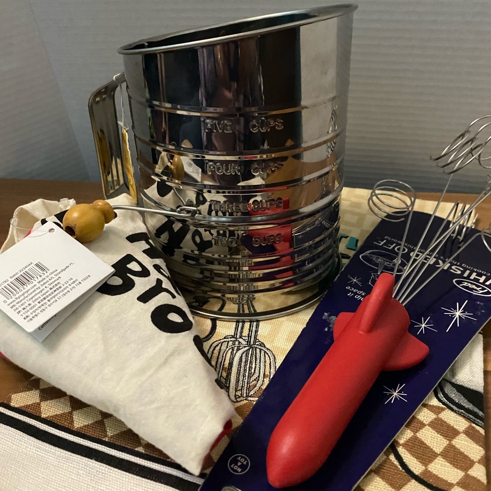NWT Kitchen Baking Essentials Bundle